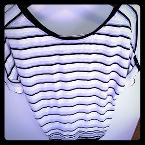 White House Black Market M Roll tab sleeve